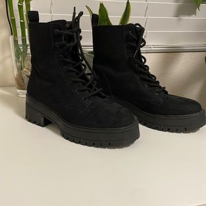 Combat boots